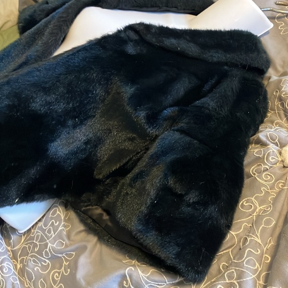 Fashioned in Tudor City by Malden Mills Cape Wrap Faux Fur Size Med Circa 1960’s - Picture 9 of 11